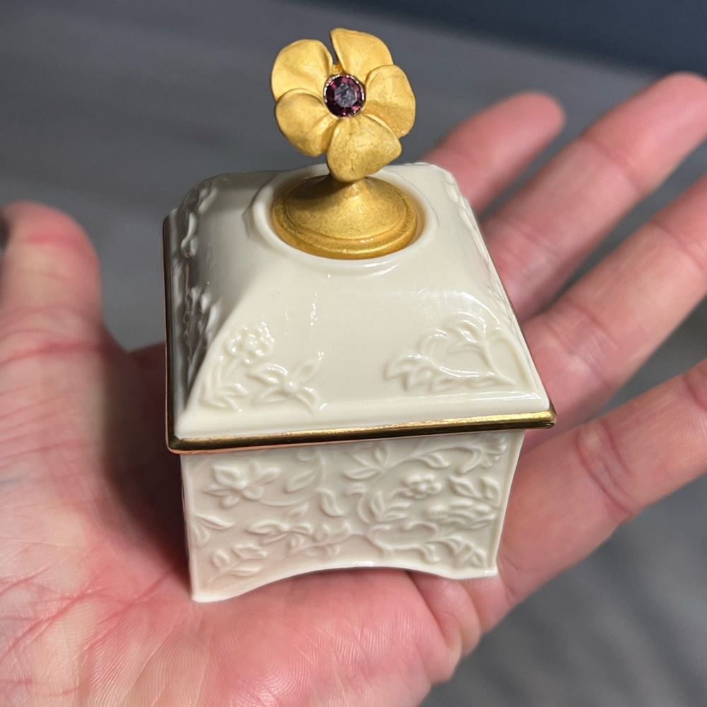 $50 Lenox China February Birthstone Trinket mini jewelry Box amethyst purple